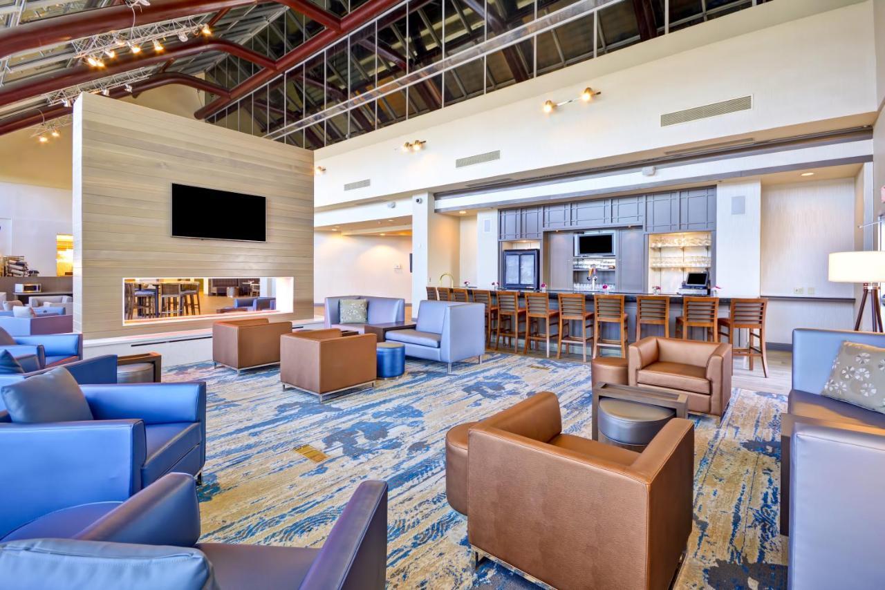 Crowne Plaza Tulsa Hotel Southern Hills Exterior photo